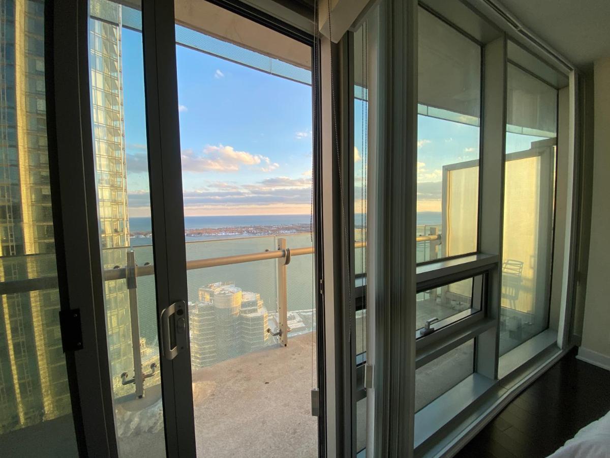 Cozy 2 Bedroom Free Parking Downtown Toronto 1Min Scotiabank Arena Tff Cn Tower Rogers Centre Union Station المظهر الخارجي الصورة