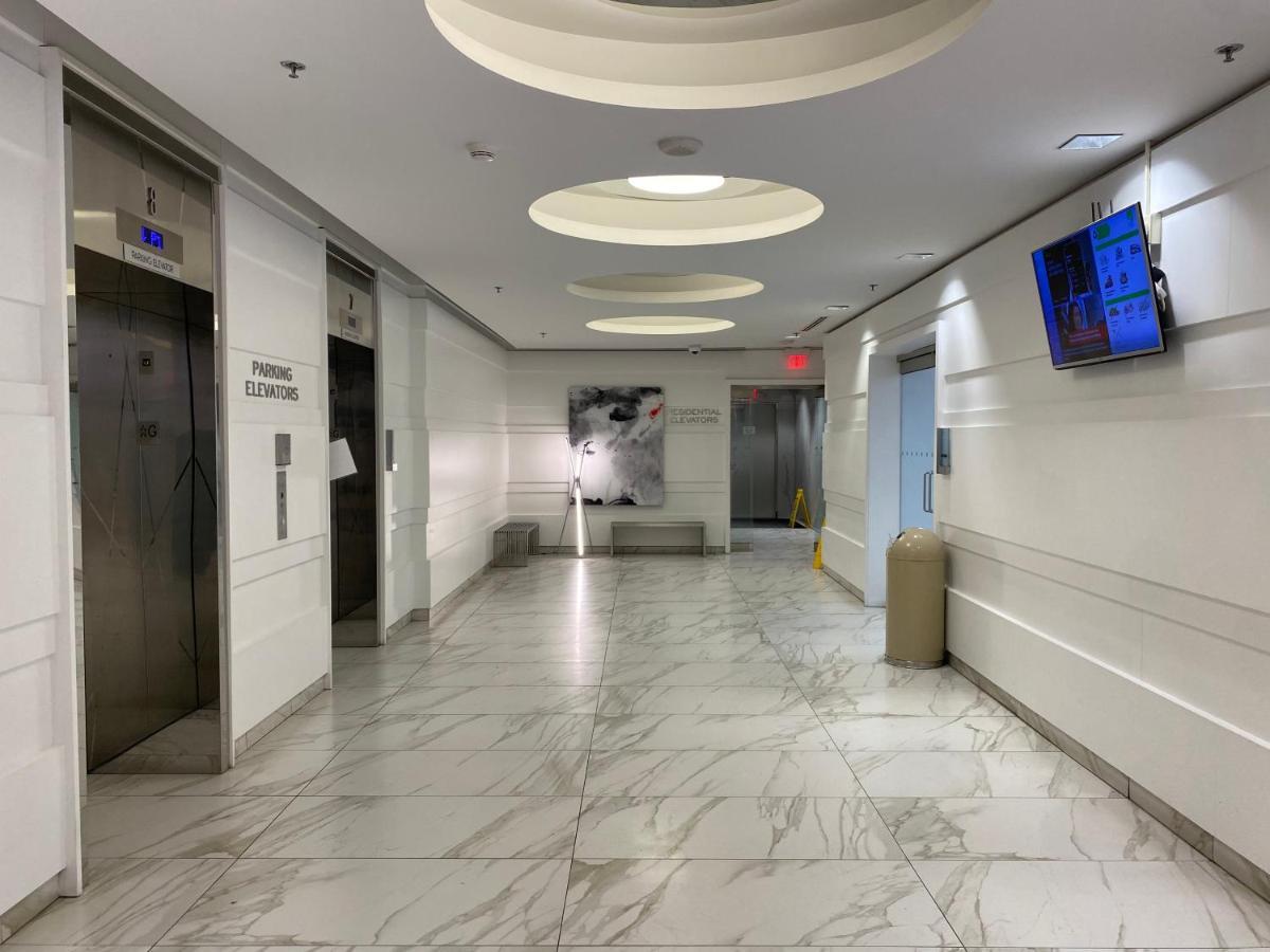 Cozy 2 Bedroom Free Parking Downtown Toronto 1Min Scotiabank Arena Tff Cn Tower Rogers Centre Union Station المظهر الخارجي الصورة