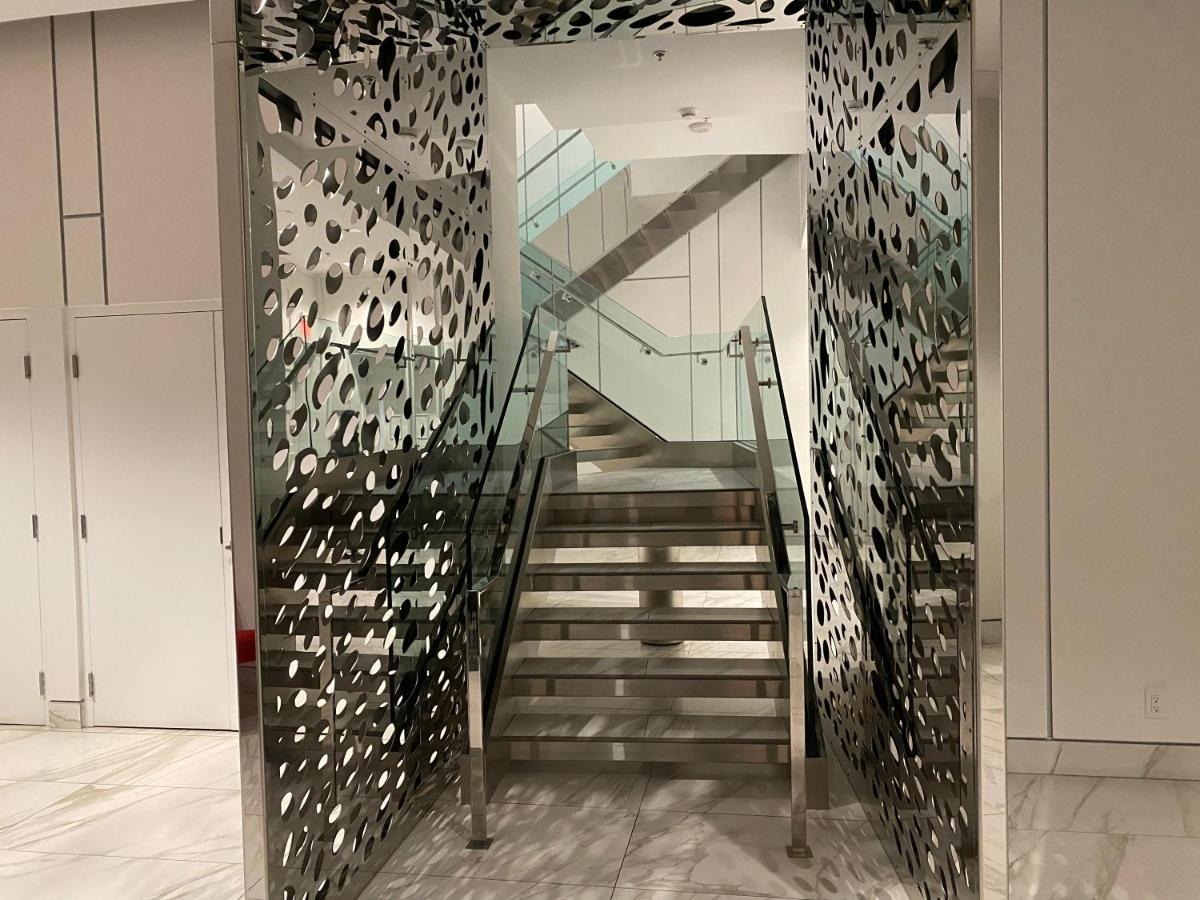 Cozy 2 Bedroom Free Parking Downtown Toronto 1Min Scotiabank Arena Tff Cn Tower Rogers Centre Union Station المظهر الخارجي الصورة