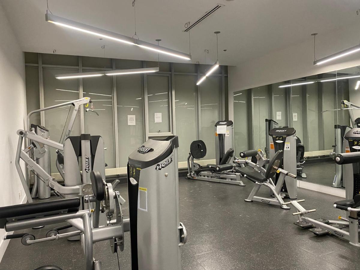 Cozy 2 Bedroom Free Parking Downtown Toronto 1Min Scotiabank Arena Tff Cn Tower Rogers Centre Union Station المظهر الخارجي الصورة