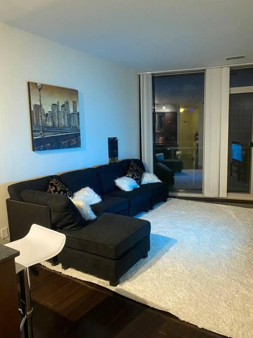 Cozy 2 Bedroom Free Parking Downtown Toronto 1Min Scotiabank Arena Tff Cn Tower Rogers Centre Union Station المظهر الخارجي الصورة