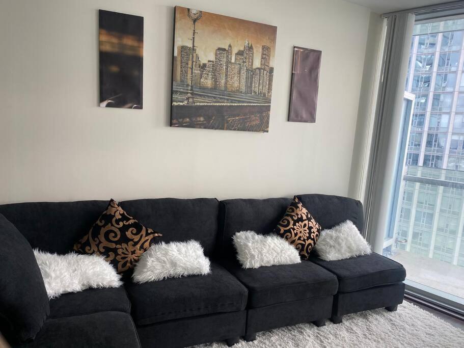 Cozy 2 Bedroom Free Parking Downtown Toronto 1Min Scotiabank Arena Tff Cn Tower Rogers Centre Union Station المظهر الخارجي الصورة