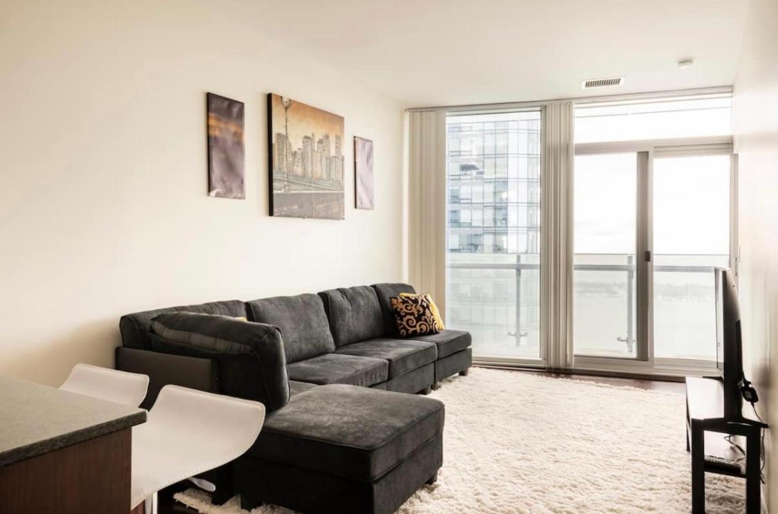 Cozy 2 Bedroom Free Parking Downtown Toronto 1Min Scotiabank Arena Tff Cn Tower Rogers Centre Union Station المظهر الخارجي الصورة
