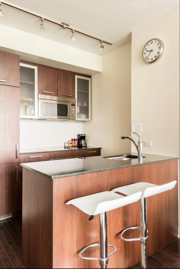 Cozy 2 Bedroom Free Parking Downtown Toronto 1Min Scotiabank Arena Tff Cn Tower Rogers Centre Union Station المظهر الخارجي الصورة
