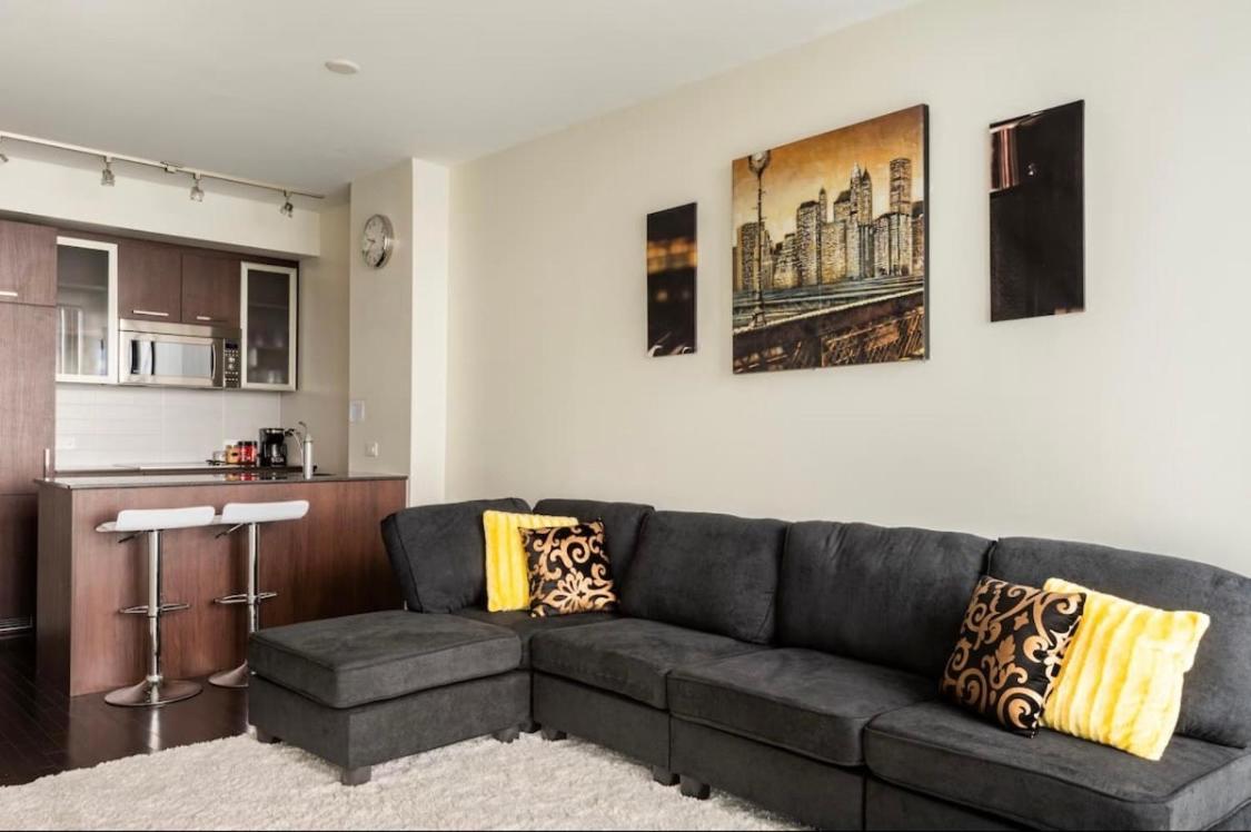 Cozy 2 Bedroom Free Parking Downtown Toronto 1Min Scotiabank Arena Tff Cn Tower Rogers Centre Union Station المظهر الخارجي الصورة